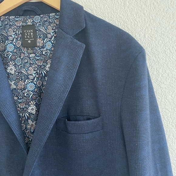 Construct |  Women’s Like new navy blazer floral lining women’s size lar… - Picture 2 of 9